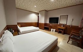 Jiaoxi Hot Spring Hotel